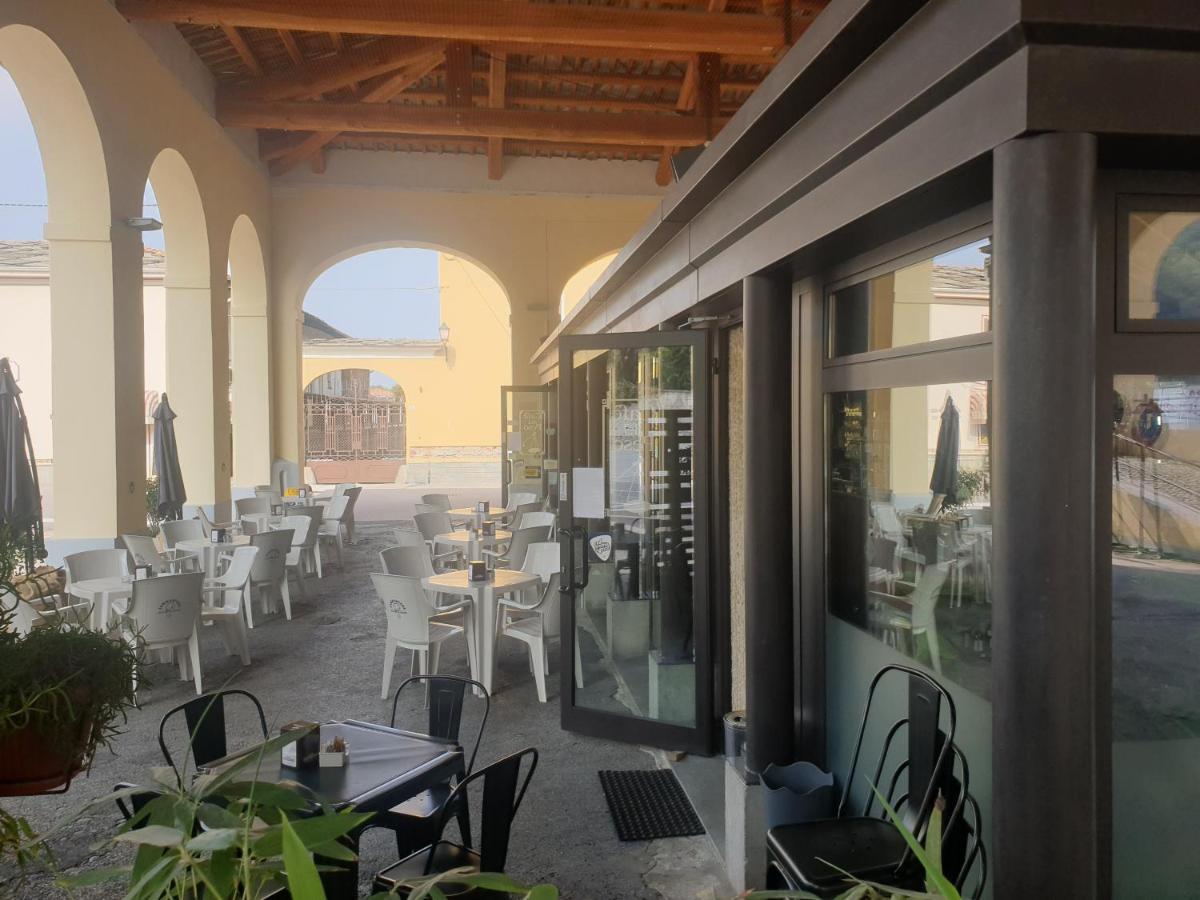 Cafe Del Peso Hotel Cavour Exterior photo